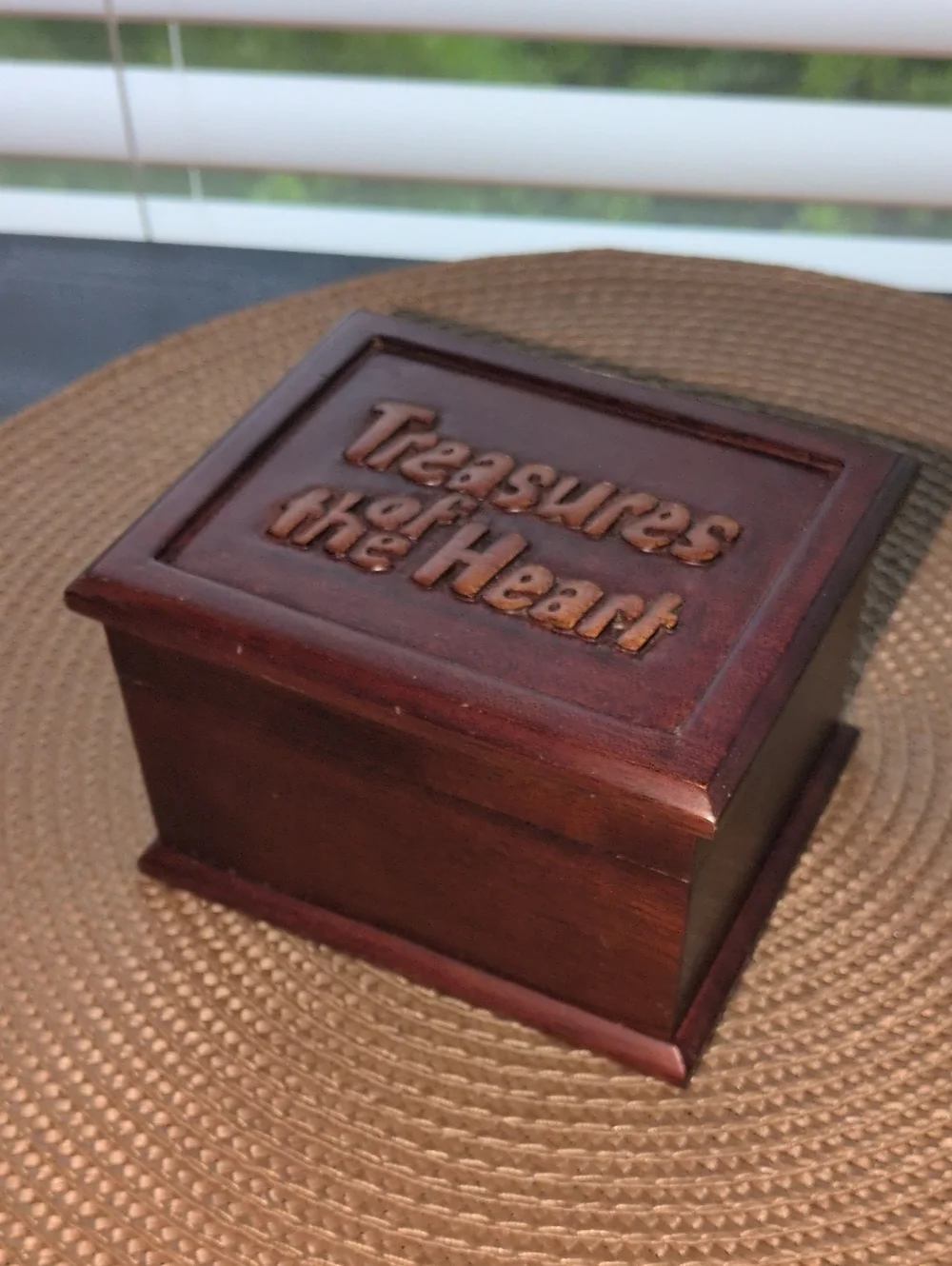 Wooden 'Treasures of the Heart' Keepsake Box - Mahogany Made In Indonesia
